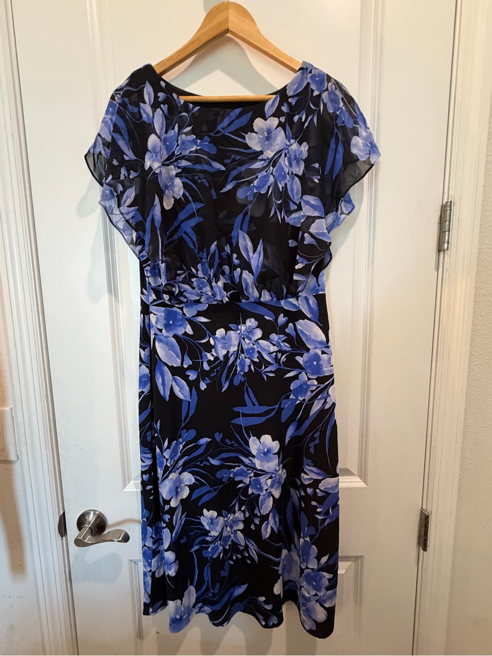 Connected Apparel Blue Floral Sheath Dress Flutter Sleeve‎ Size 10